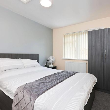 Oyo Honeycroft Lodge Uxbridge Esterno foto