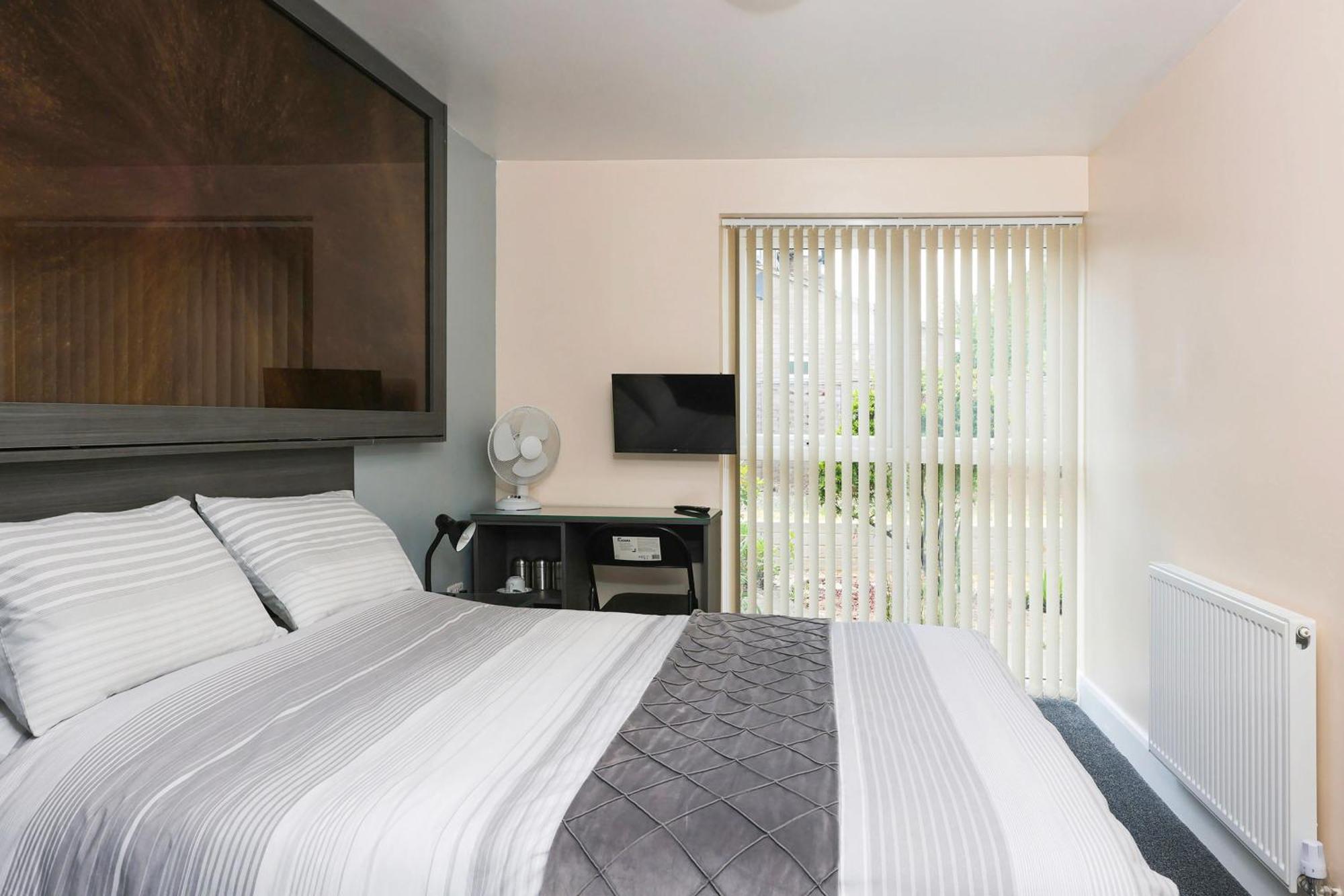 Oyo Honeycroft Lodge Uxbridge Esterno foto