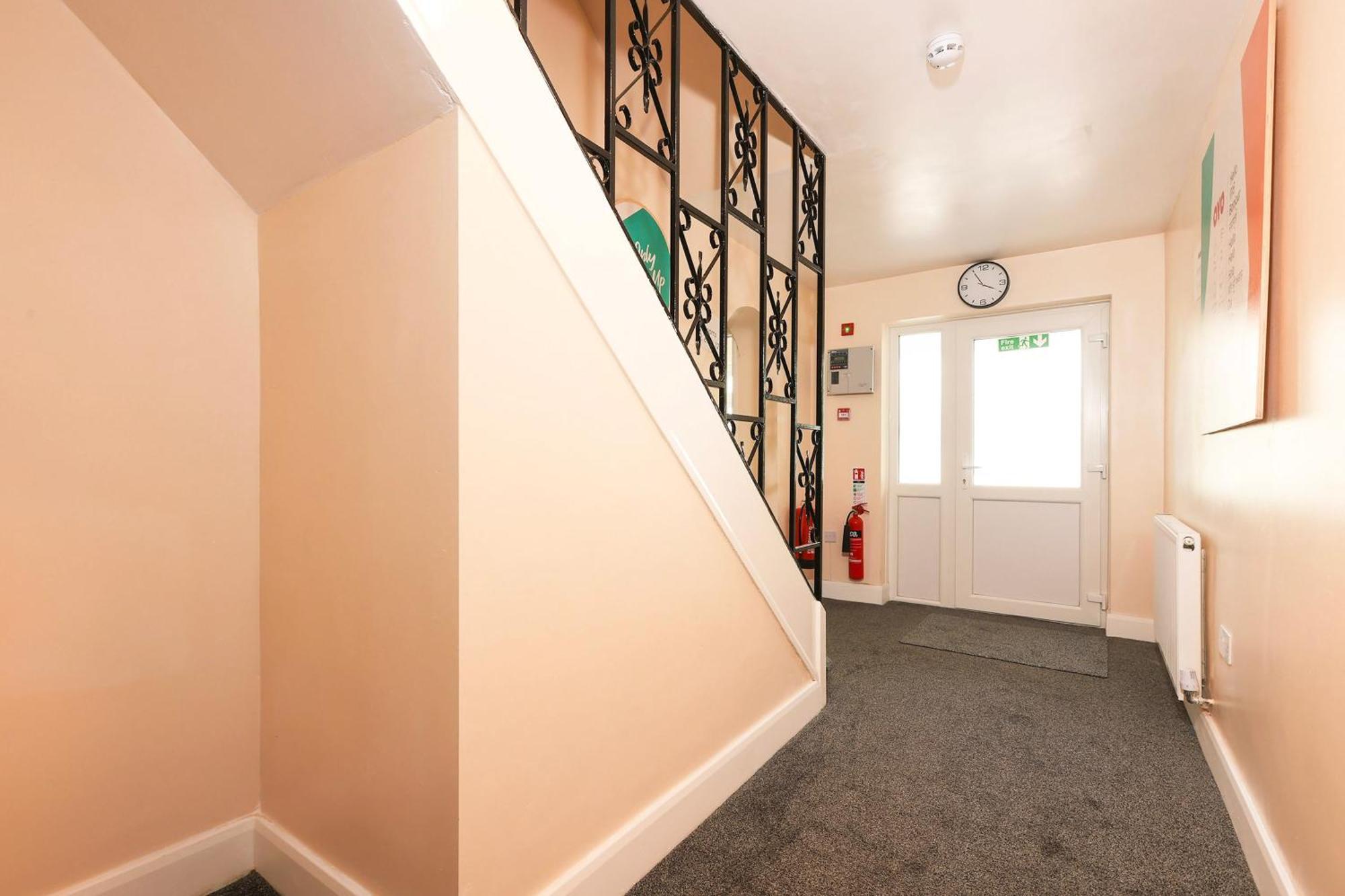 Oyo Honeycroft Lodge Uxbridge Esterno foto