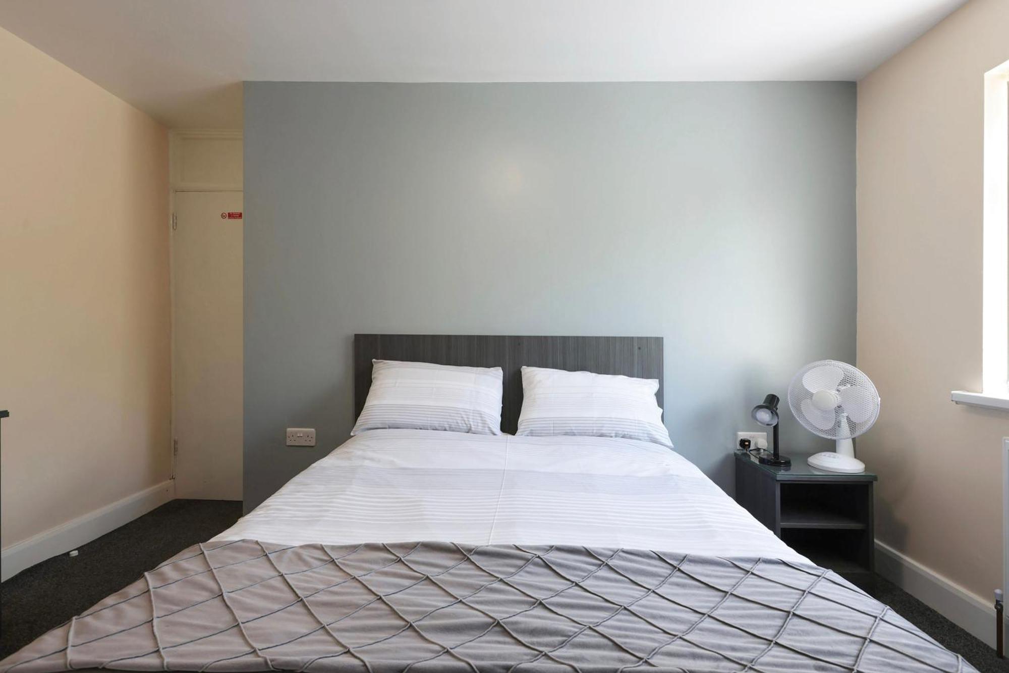 Oyo Honeycroft Lodge Uxbridge Esterno foto