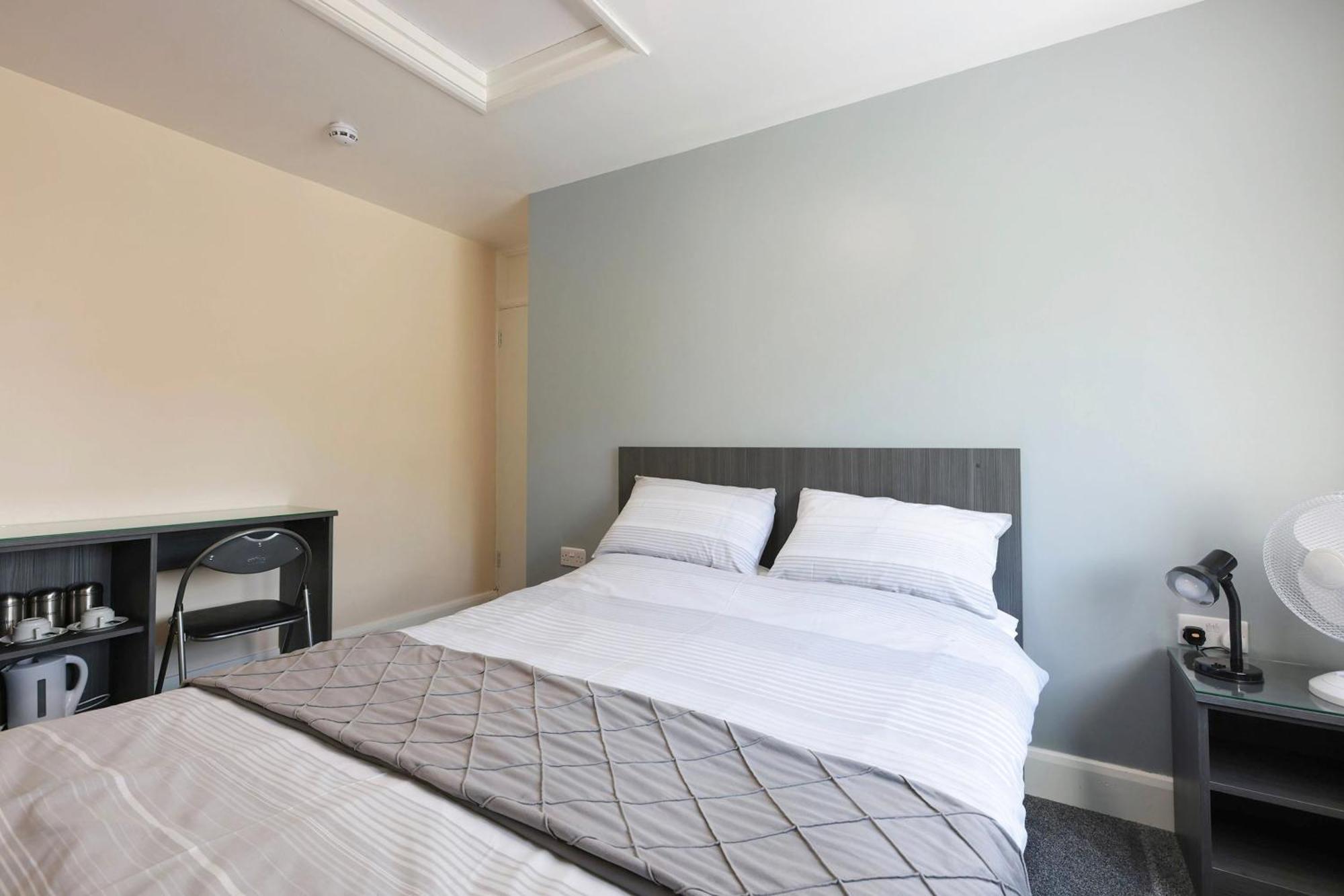 Oyo Honeycroft Lodge Uxbridge Esterno foto