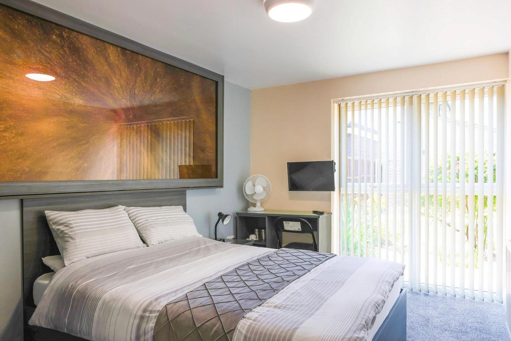 Oyo Honeycroft Lodge Uxbridge Esterno foto