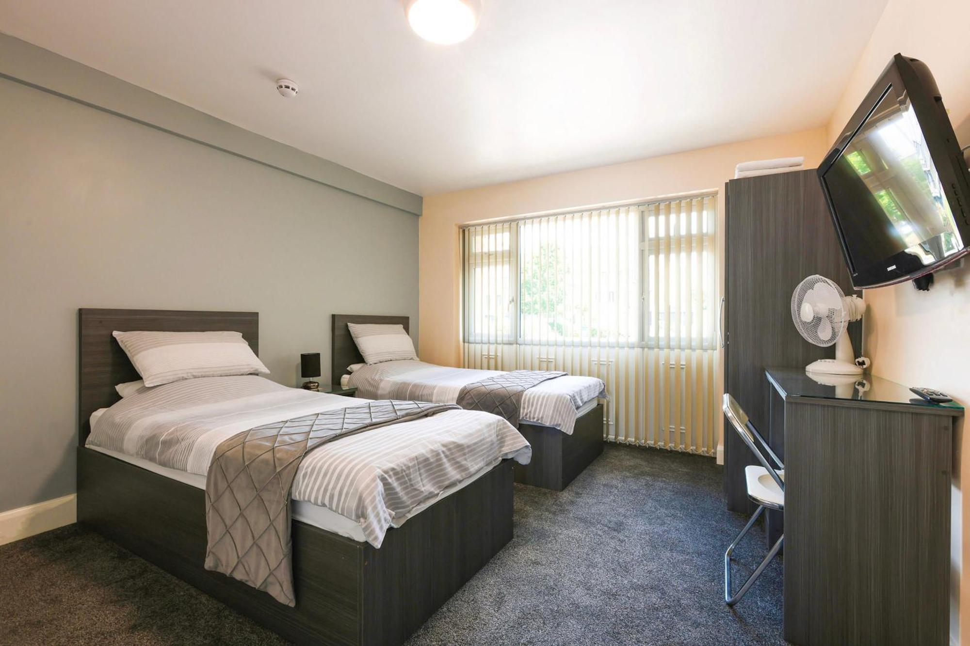 Oyo Honeycroft Lodge Uxbridge Esterno foto